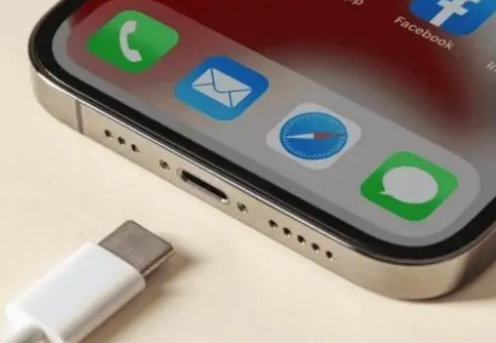 新龙苹果15维修分享iPhone15改USB-C接口后能和安卓用户互借充电器吗 